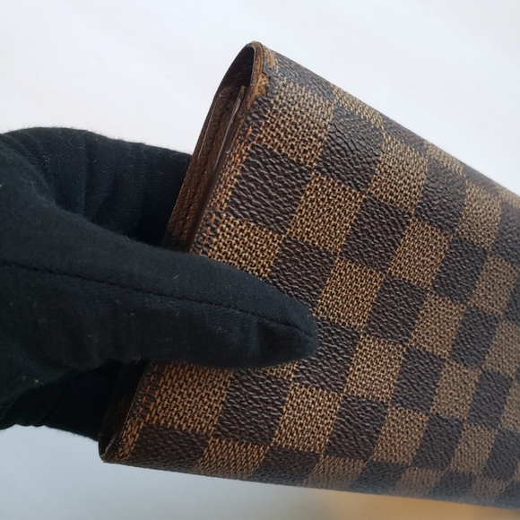 Luis Vuitton Bifold Damier Ebene Wallet Authentic - Picture 5 of 9